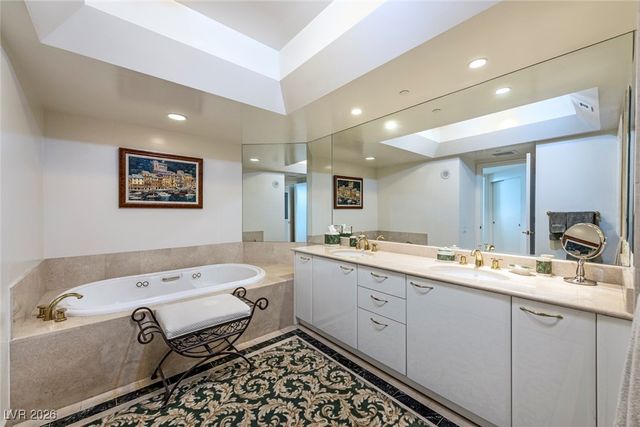 2877 Paradise Road 906, Las Vegas, NV 89109