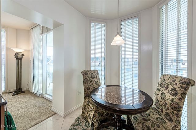 2877 Paradise Road 906, Las Vegas, NV 89109