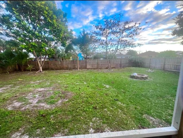 850 SW Durham Terrace, Port St. Lucie, FL 34953