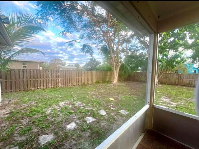 850 SW Durham Terrace, Port St. Lucie, FL 34953