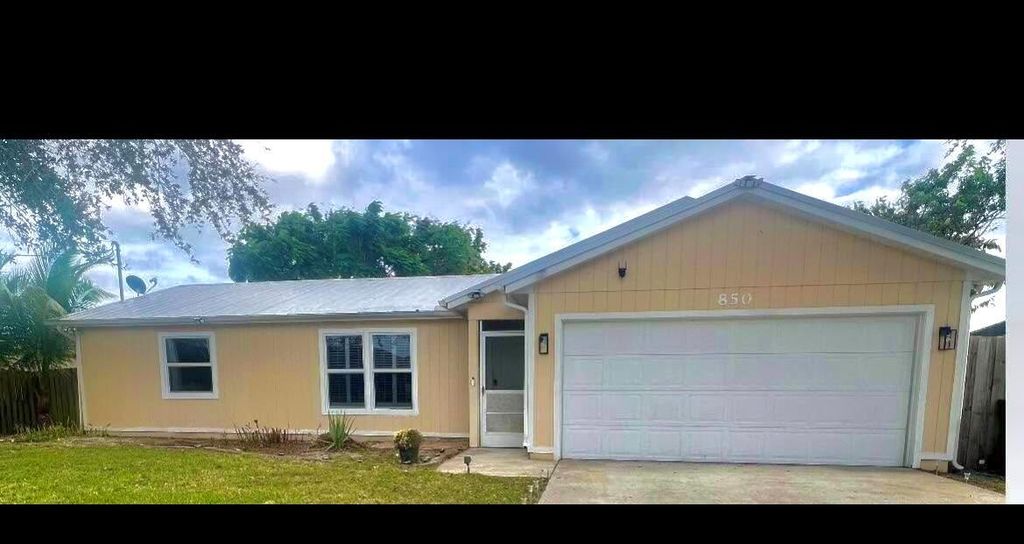 850 SW Durham Terrace, Port St. Lucie, FL 34953
