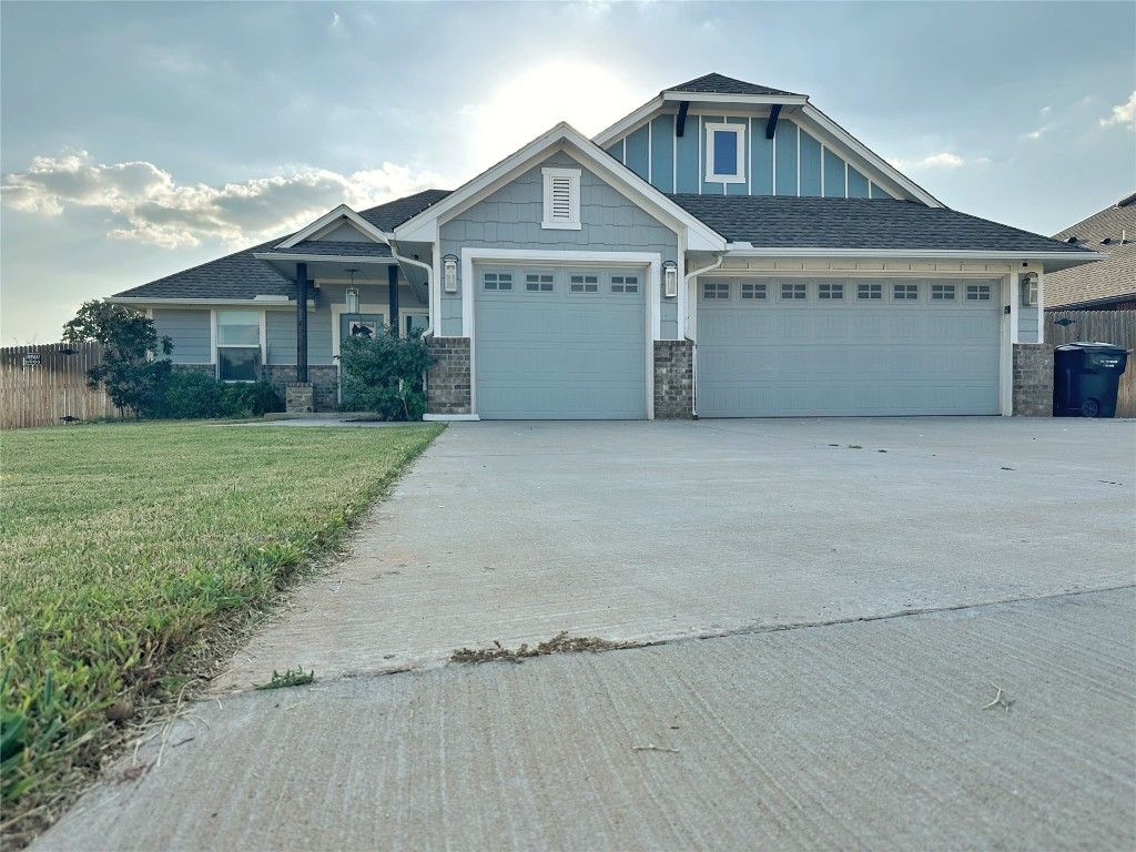 2413 Northfork Drive, Moore, OK 73160