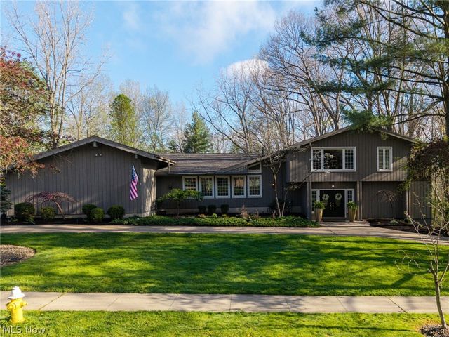 631 Rocky Hollow Drive, Akron, OH 44313