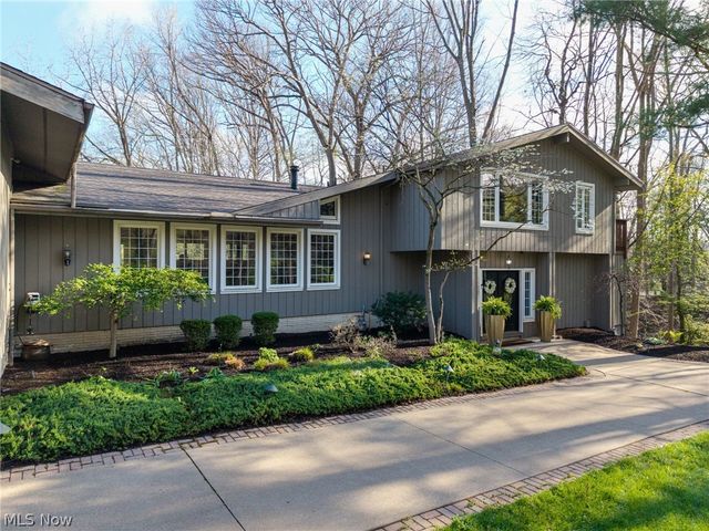 631 Rocky Hollow Drive, Akron, OH 44313