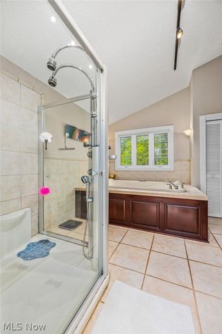 631 Rocky Hollow Drive, Akron, OH 44313