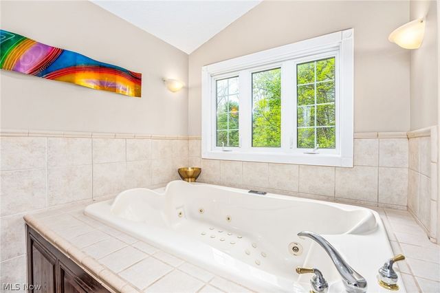 631 Rocky Hollow Drive, Akron, OH 44313