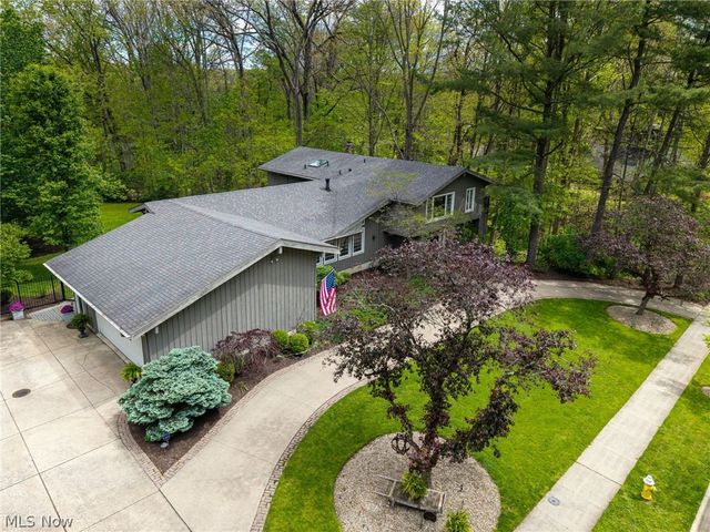 631 Rocky Hollow Drive, Akron, OH 44313