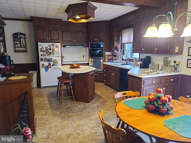 214 W 2ND ST, Bernville, PA 19506