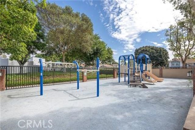 7 Heather, Irvine, CA 92620