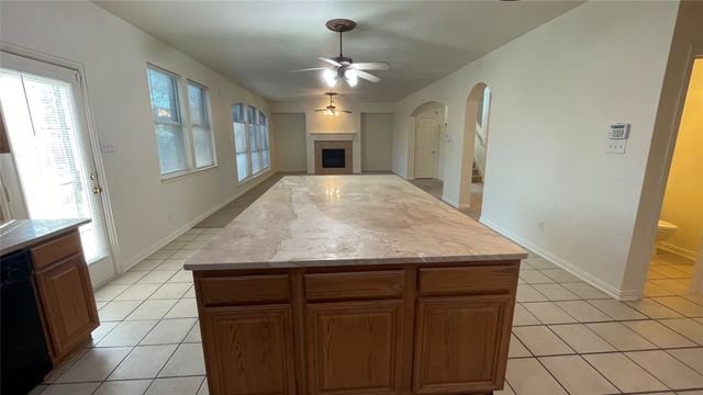 720 Candle Meadow Boulevard, Desoto, TX 75115
