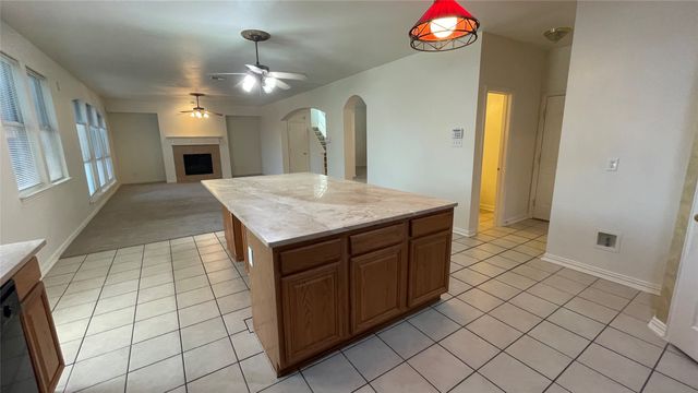 720 Candle Meadow Boulevard, Desoto, TX 75115