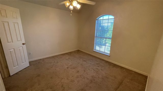 720 Candle Meadow Boulevard, Desoto, TX 75115