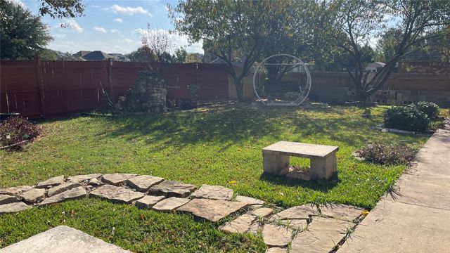 720 Candle Meadow Boulevard, Desoto, TX 75115