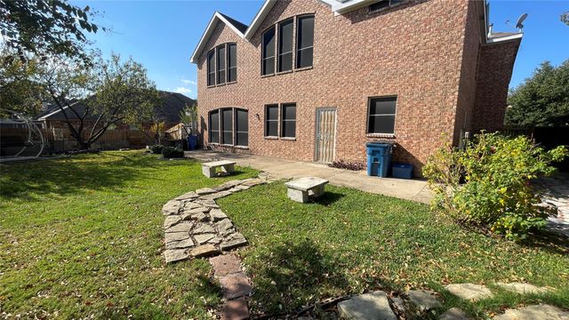 720 Candle Meadow Boulevard, Desoto, TX 75115