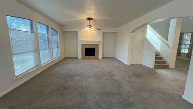 720 Candle Meadow Boulevard, Desoto, TX 75115