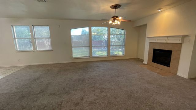 720 Candle Meadow Boulevard, Desoto, TX 75115