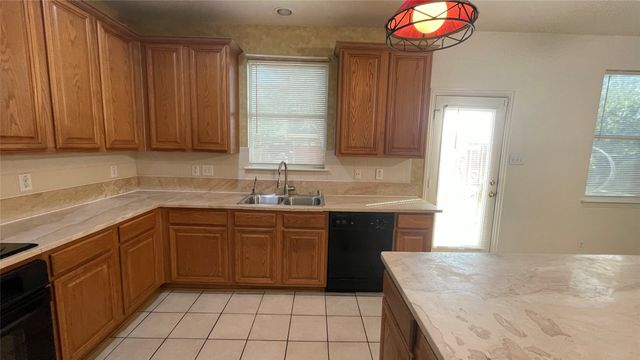 720 Candle Meadow Boulevard, Desoto, TX 75115