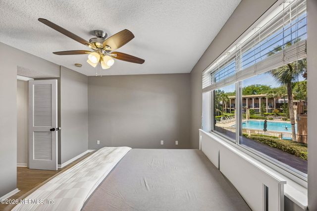 5375 ORTEGA FARMS Boulevard 812, Jacksonville, FL 32210