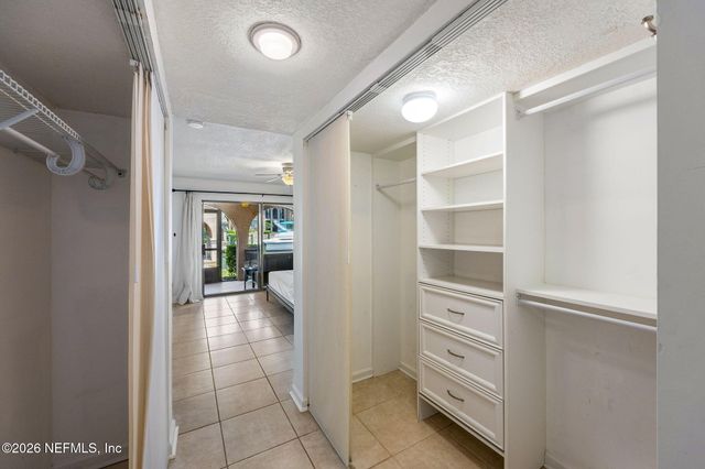 5375 ORTEGA FARMS Boulevard 812, Jacksonville, FL 32210