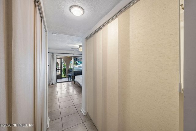 5375 ORTEGA FARMS Boulevard 812, Jacksonville, FL 32210