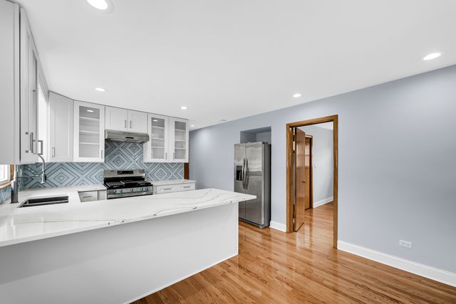 5740 N Lowell Avenue 2, Chicago, IL 60646