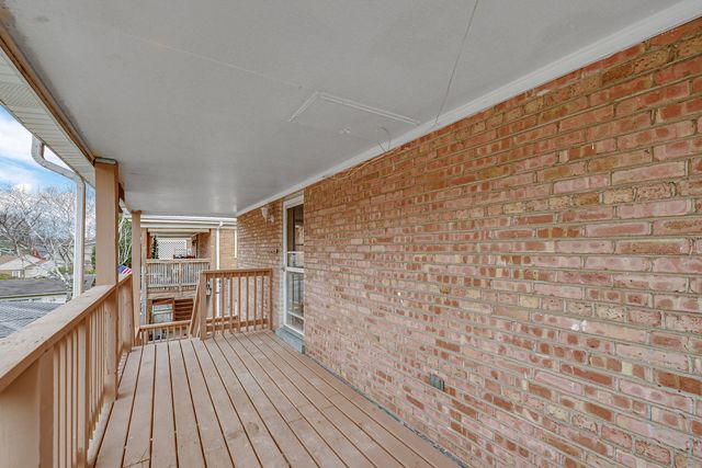 5740 N Lowell Avenue 2, Chicago, IL 60646