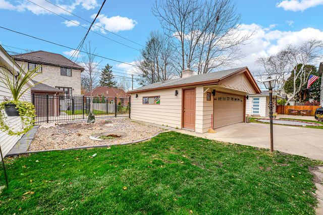 5740 N Lowell Avenue 2, Chicago, IL 60646