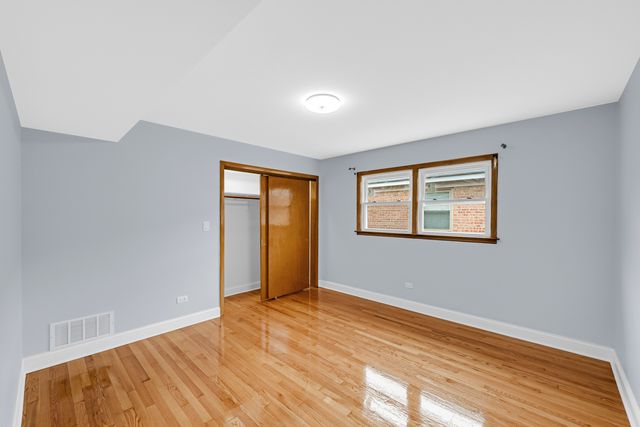 5740 N Lowell Avenue 2, Chicago, IL 60646