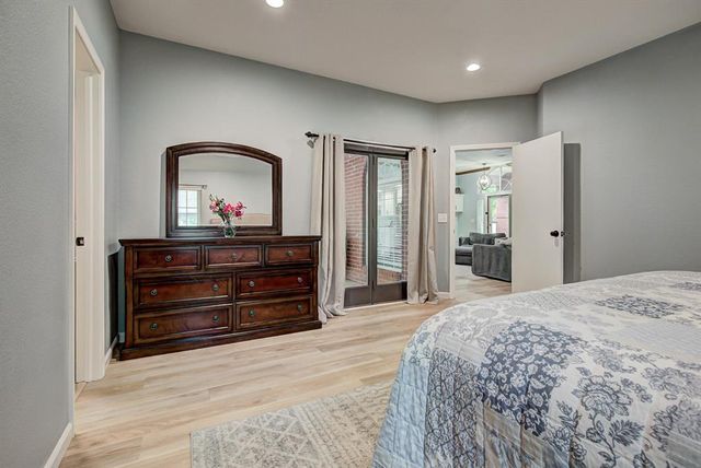 2207 Oak Leaf Circle, Enid, OK 73703