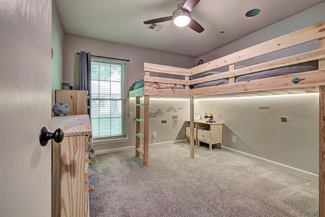 2207 Oak Leaf Circle, Enid, OK 73703