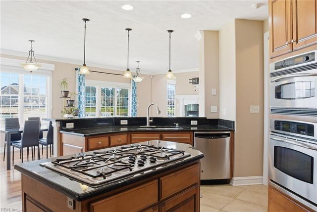 1188 Knights Bridge LN, Virginia Beach, VA 23455