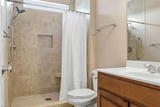 1188 Knights Bridge LN, Virginia Beach, VA 23455