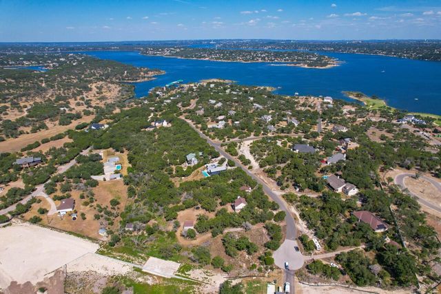 1102 Debco LN, Spicewood, TX 78669