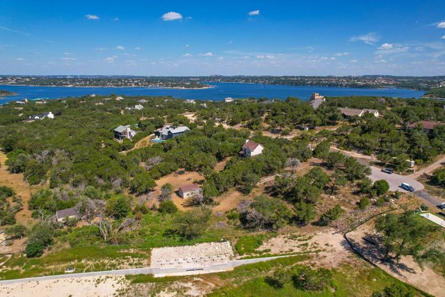 1102 Debco LN, Spicewood, TX 78669