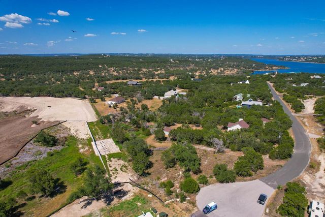 1102 Debco LN, Spicewood, TX 78669