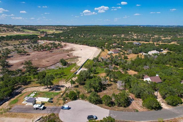 1102 Debco LN, Spicewood, TX 78669