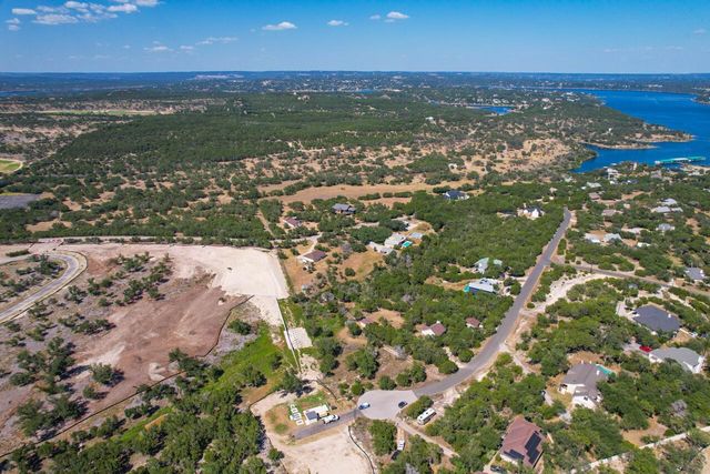 1102 Debco LN, Spicewood, TX 78669