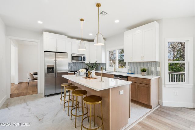 139 Mermaid Drive, Manahawkin, NJ 08050