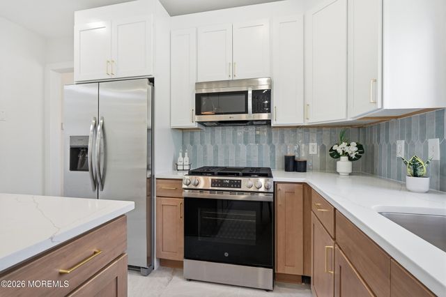 139 Mermaid Drive, Manahawkin, NJ 08050