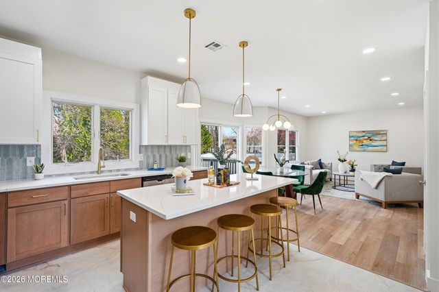 139 Mermaid Drive, Manahawkin, NJ 08050