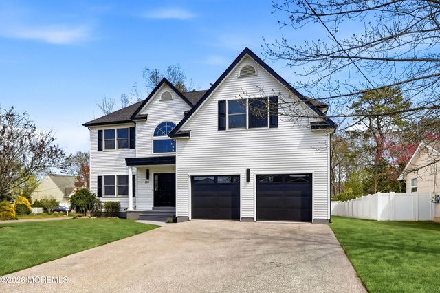 139 Mermaid Drive, Manahawkin, NJ 08050