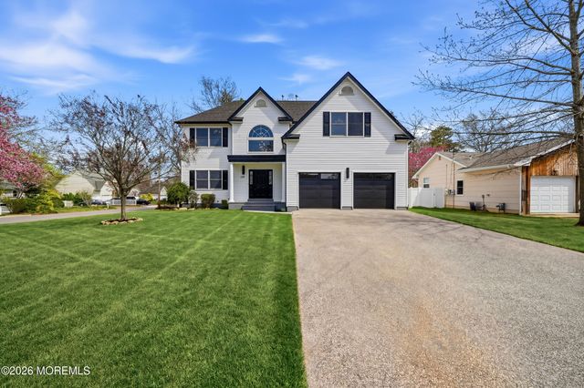 139 Mermaid Drive, Manahawkin, NJ 08050