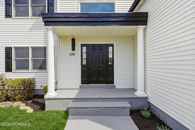 139 Mermaid Drive, Manahawkin, NJ 08050