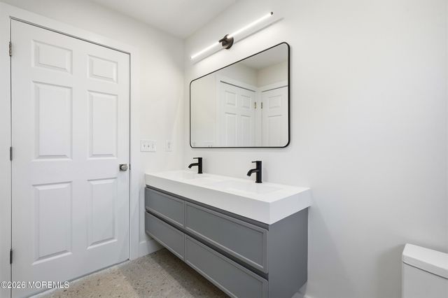 139 Mermaid Drive, Manahawkin, NJ 08050