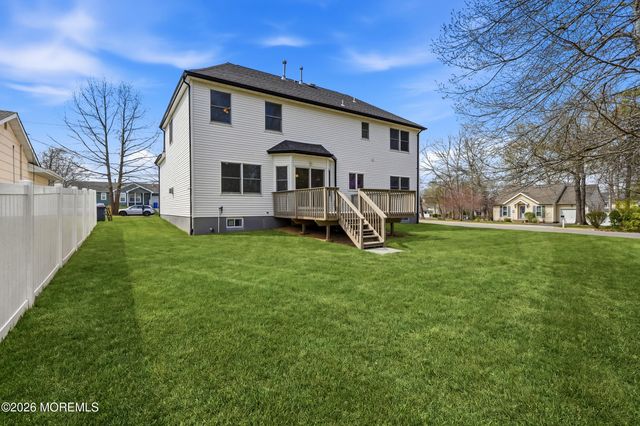 139 Mermaid Drive, Manahawkin, NJ 08050