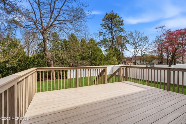 139 Mermaid Drive, Manahawkin, NJ 08050