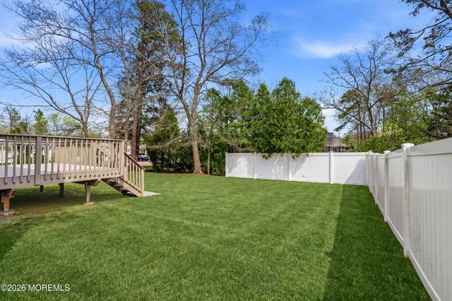 139 Mermaid Drive, Manahawkin, NJ 08050