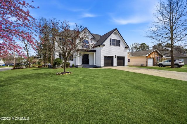 139 Mermaid Drive, Manahawkin, NJ 08050