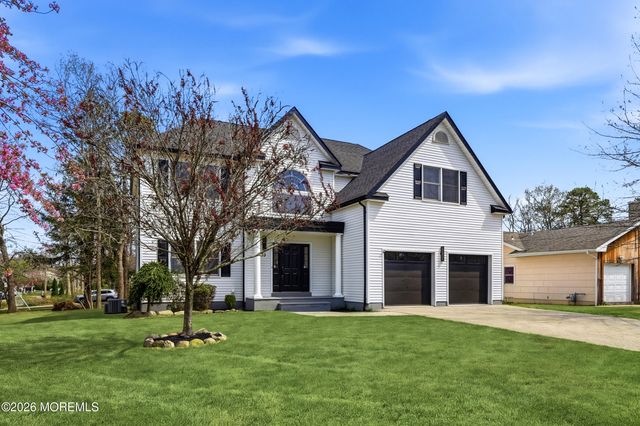 139 Mermaid Drive, Manahawkin, NJ 08050