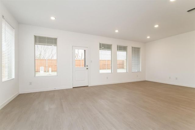 1908 Ponderosa Pine Lane, Mustang, OK 73128